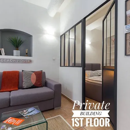 Private Building, 4 Apts, Unique At Nice- Old Town Apartament *
